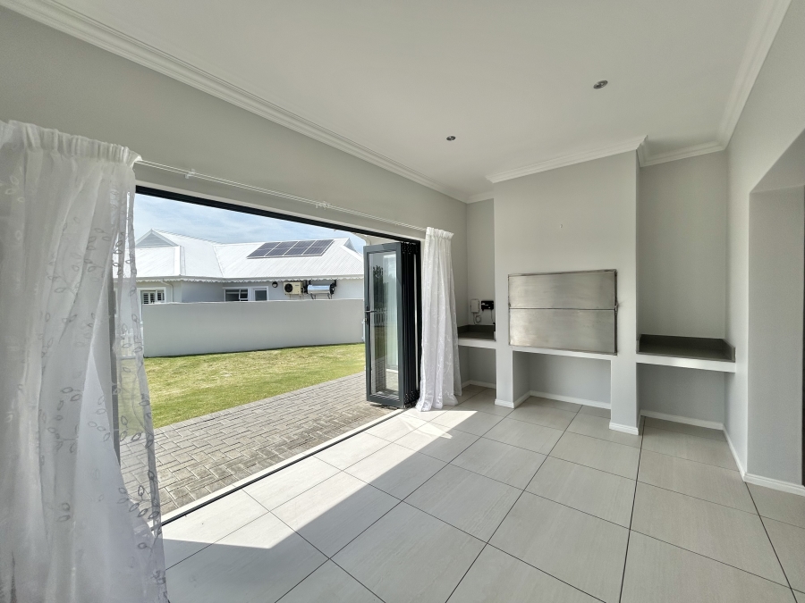 3 Bedroom Property for Sale in Marina Martinique Eastern Cape